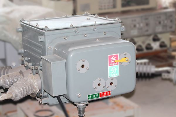 導(dǎo)致SF6負(fù)荷開關(guān)絕緣受損的原因是什么？